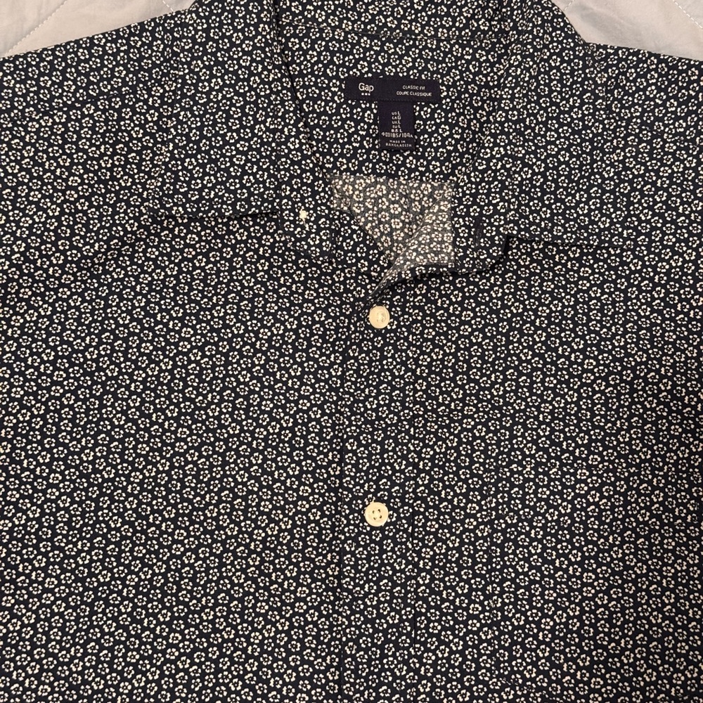 Gap Black and White Floral Shirt